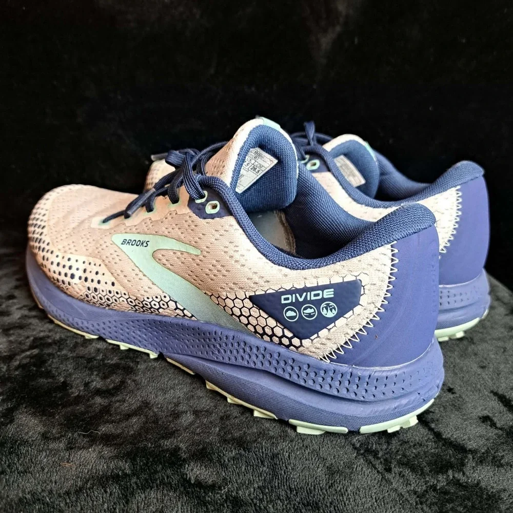Brooks Divide 3‎ Blue white 1203681B006 Training Sneaker Shoes Women's 9.5 B